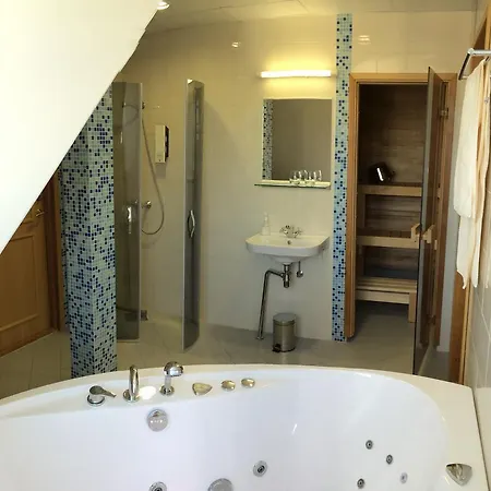 Отель Hotell Raepina 3*