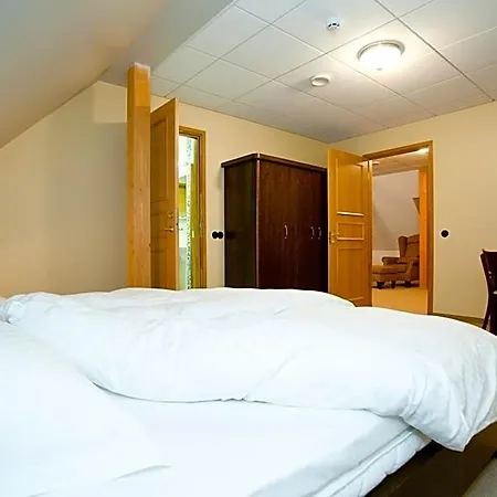 Отель Hotell Raepina