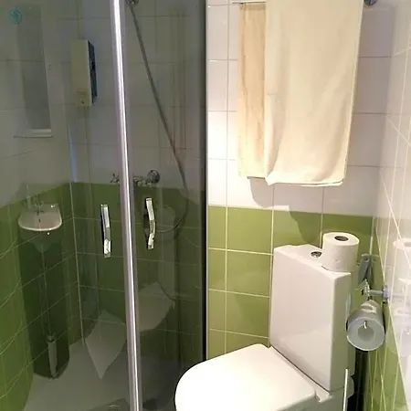 Отель Hotell Raepina
